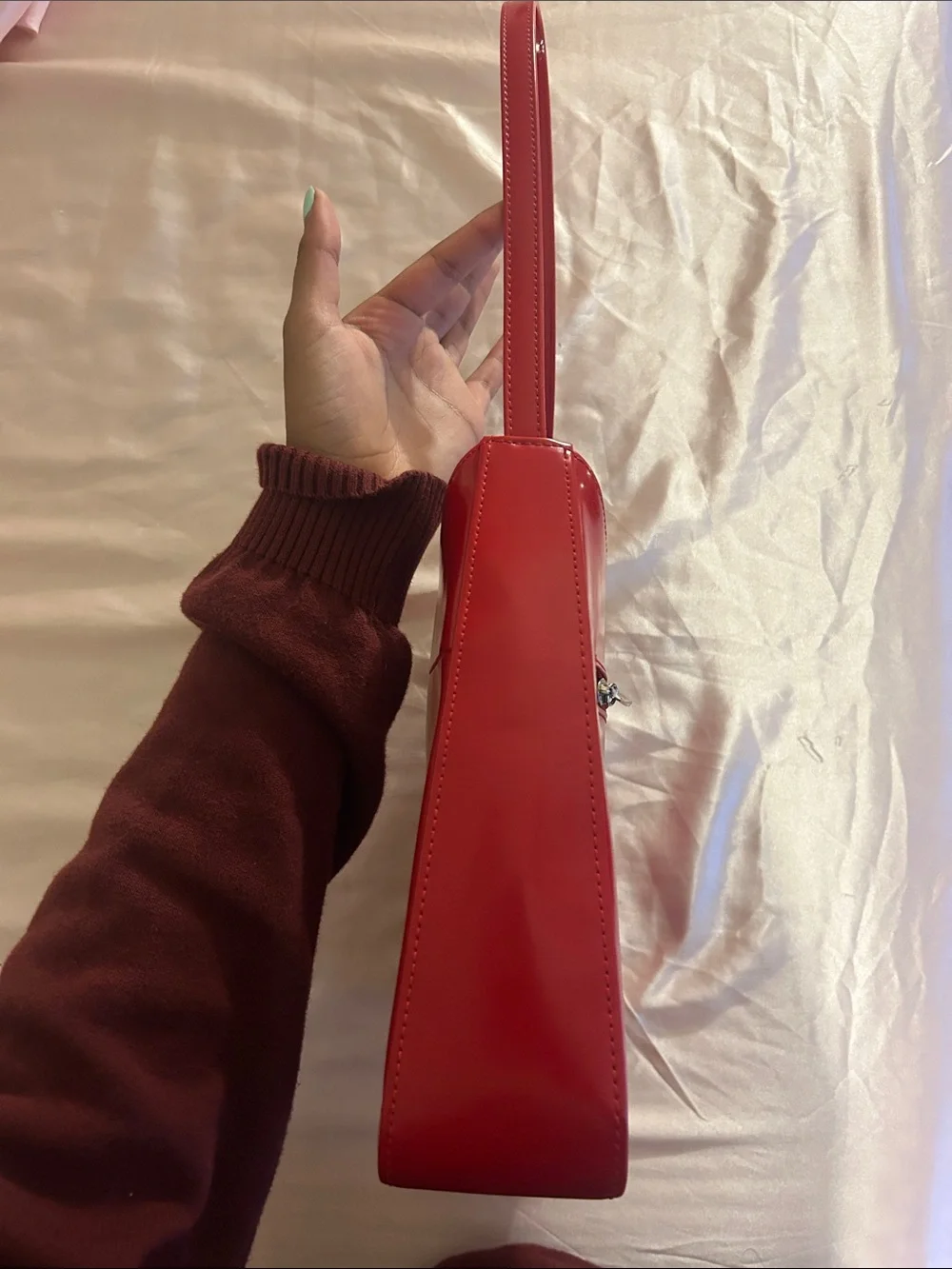 Red Shoulder Bag with Metallic G Accent